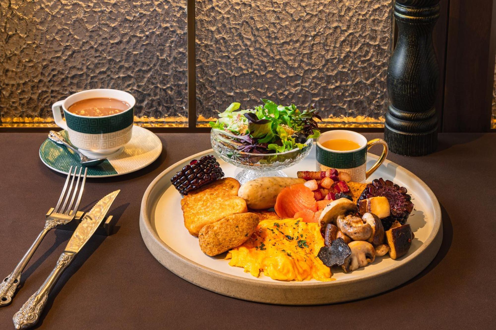 CNBLUENTITY' IN MACAU マカオ 中華 6枚コンプセット マカオのお食事
